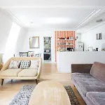 Nice And Bright Apt In The 11Th District Paris