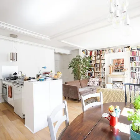 Nice And Bright Apt In The 11th District Parigi